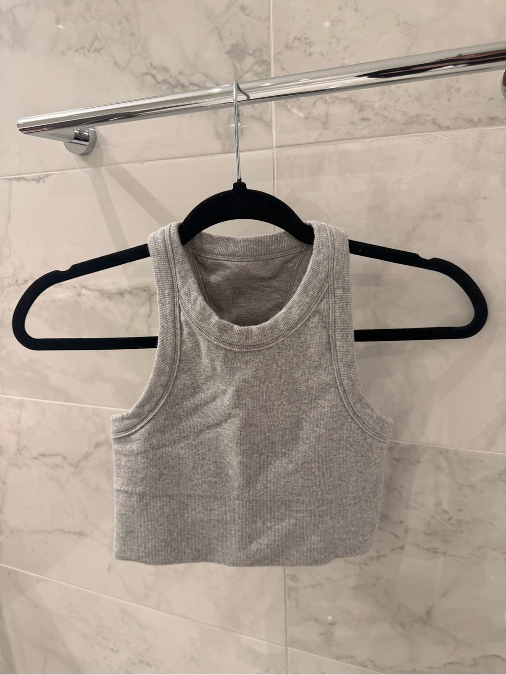 ALO Yoga Heather Grey Ribbed Racerback Crop - Picture 3 of 5